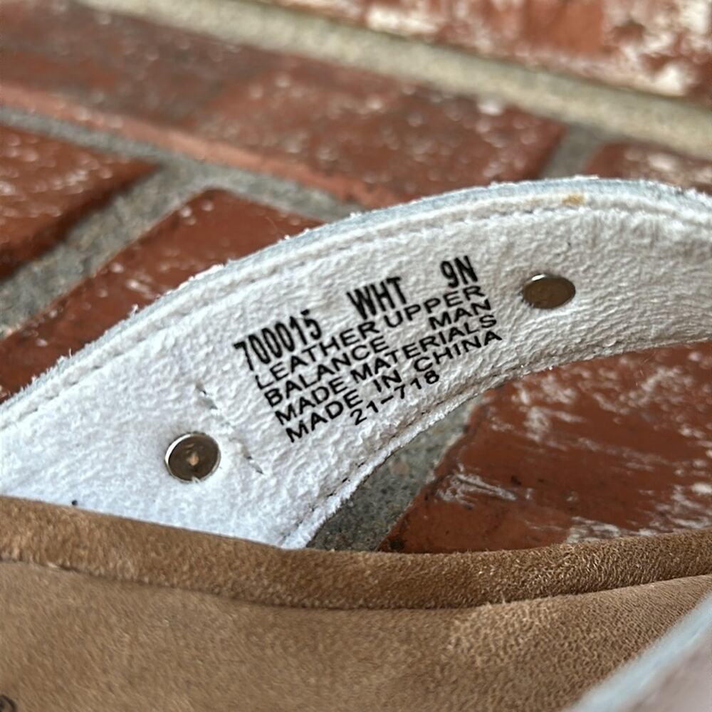 Minnetonka Silverthorne White Leather Women's Thong Sandal Size 9 - Picture 8 of 8